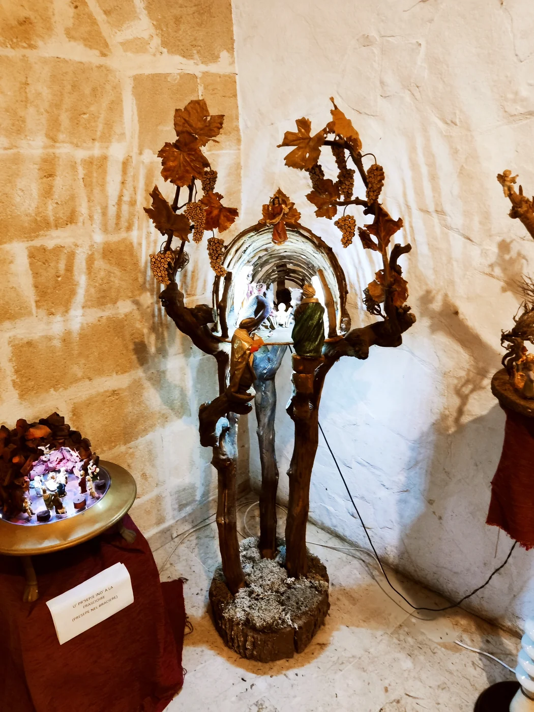I tralci della vite — presepe artigianale di Stefano De Pascale